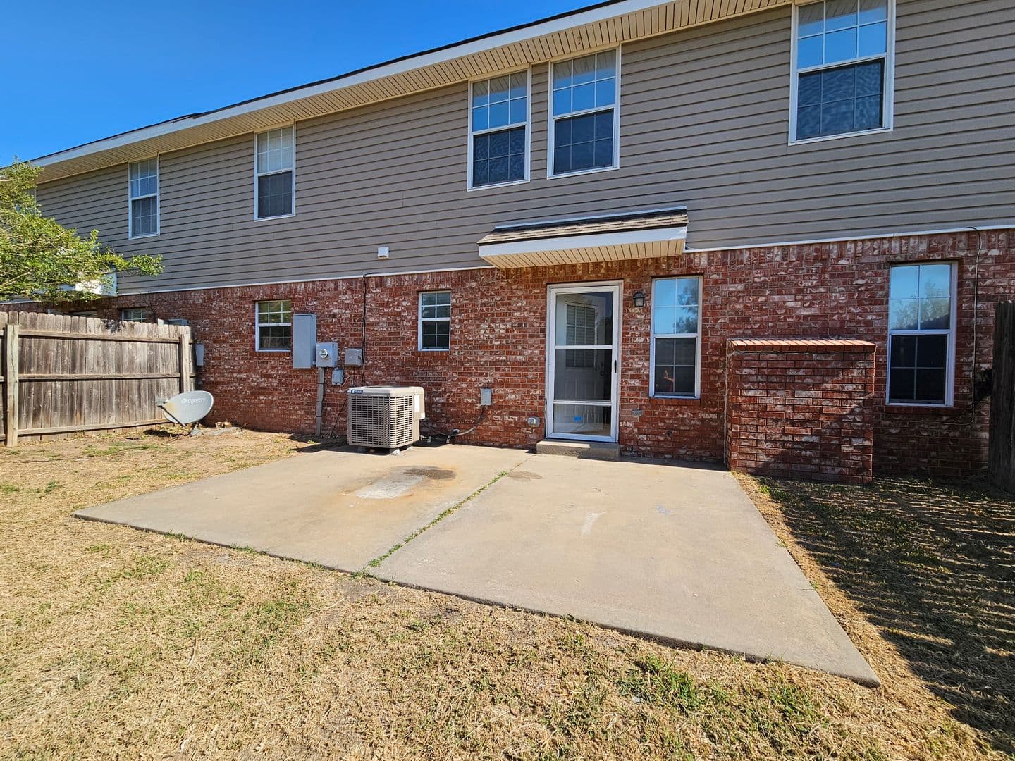 Norman House: 867 Rambling Oaks Drive