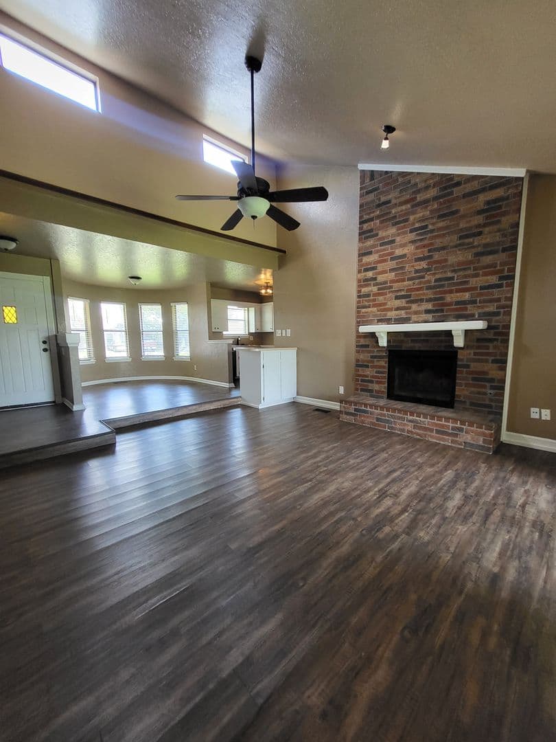 Norman House: 2008 Grassland Dr