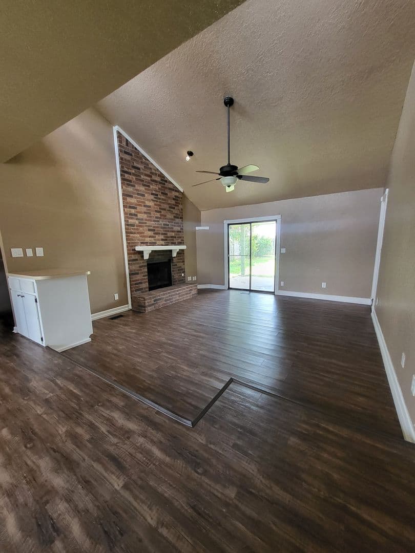 Norman House: 2008 Grassland Dr
