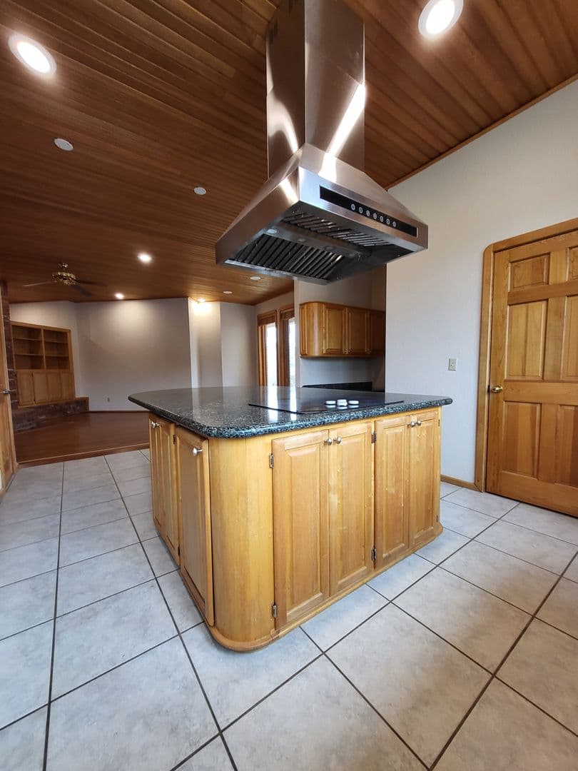 Norman House: 604 Shadow Grove Ct