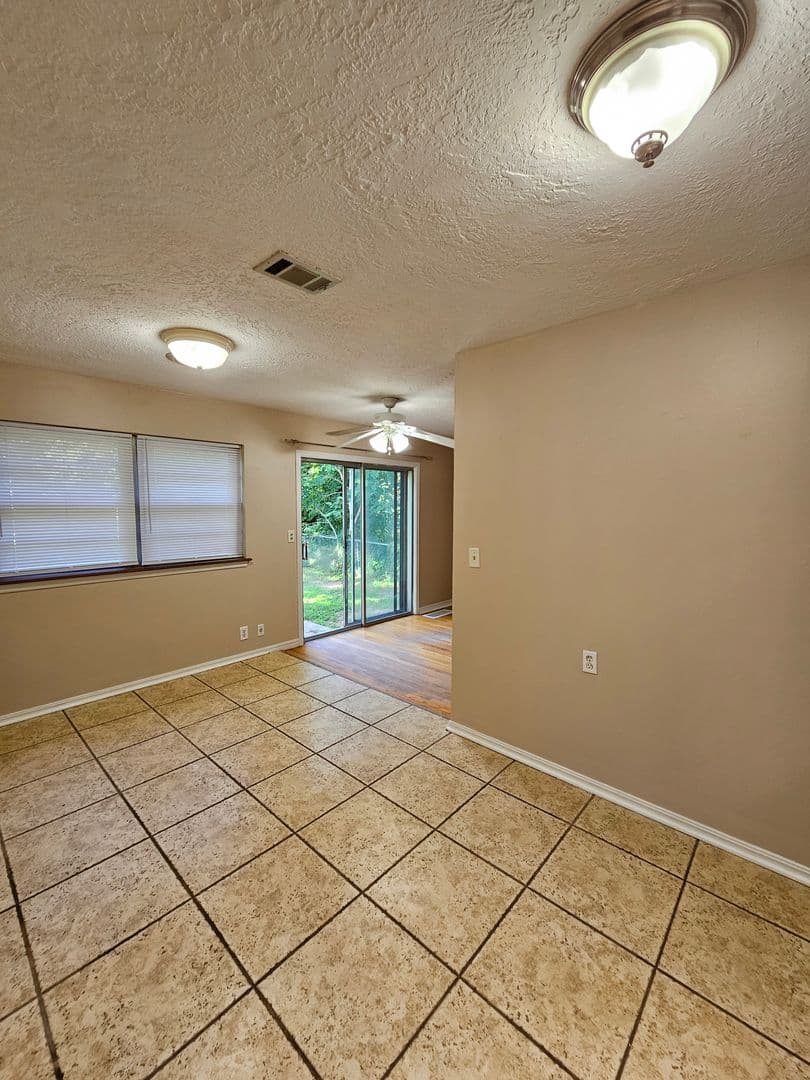 Norman House: 917 W Symmes Street