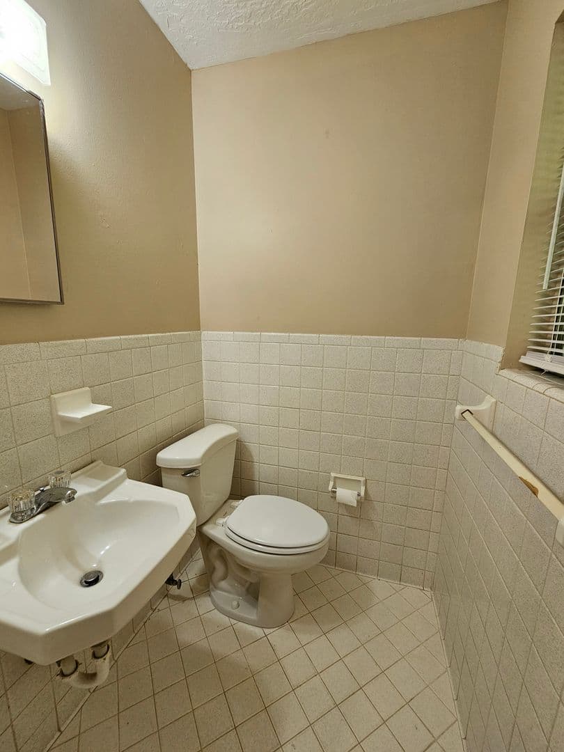 Norman House: 917 W Symmes Street