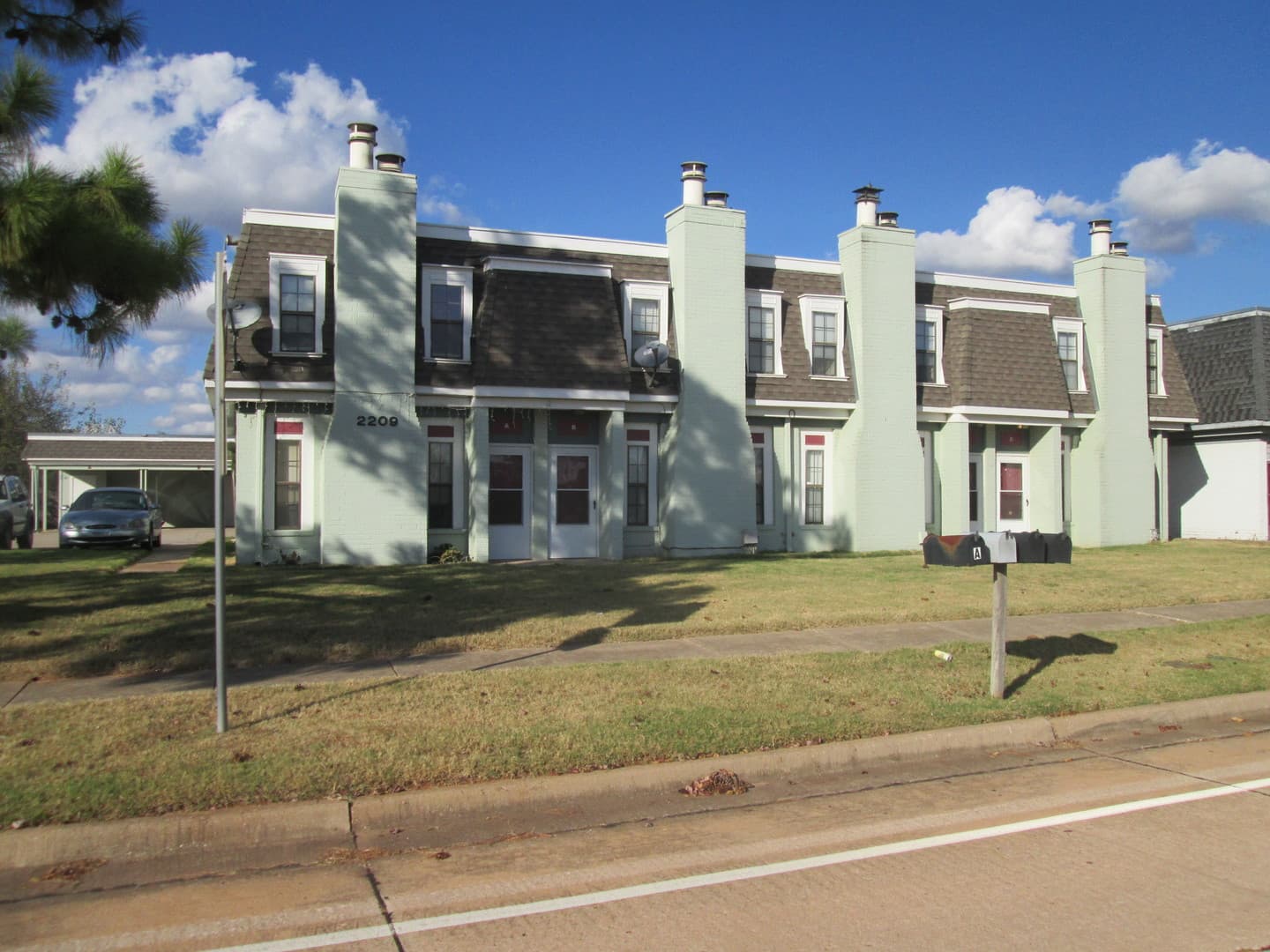 Norman Townhome: 2209 Beaumont Dr Apt D