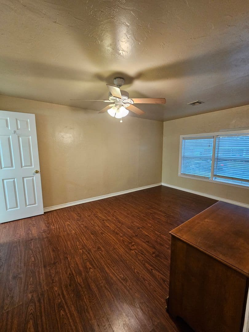 Norman House: 502 Fleetwood Dr