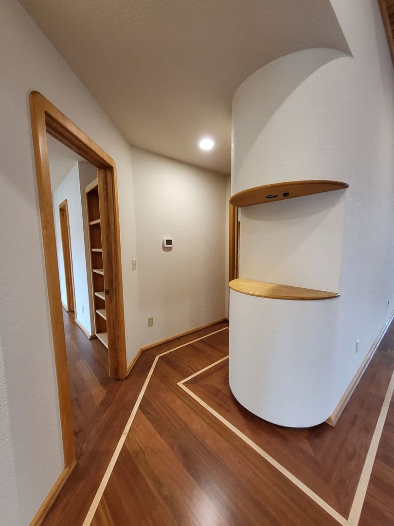 Norman House: 604 Shadow Grove Ct