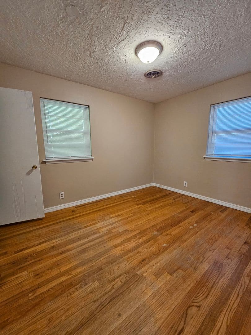 Norman House: 917 W Symmes Street