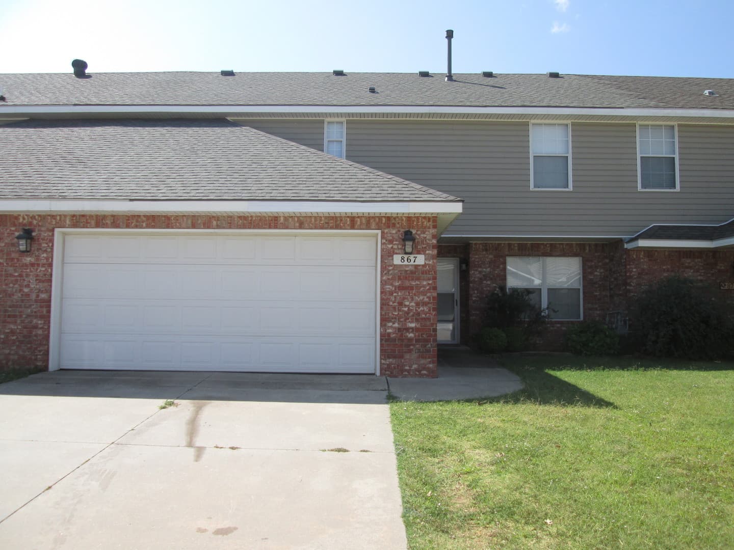 Norman House: 867 Rambling Oaks Drive