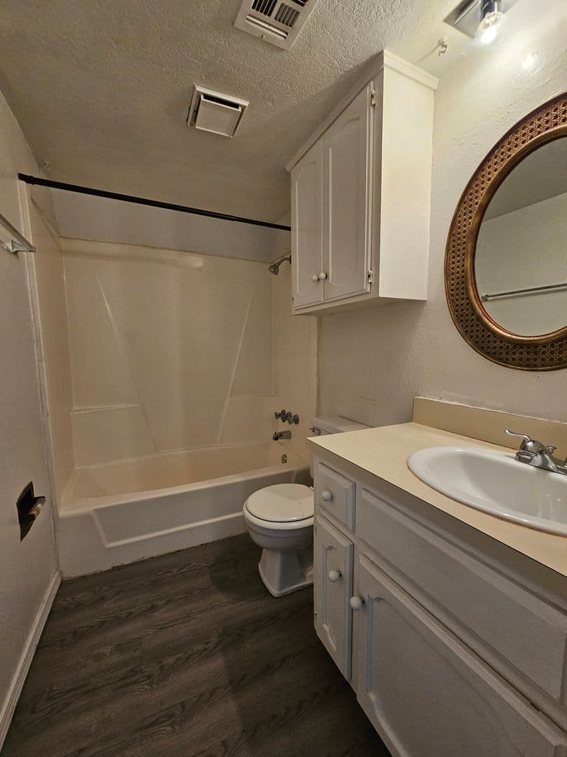 Norman Townhome: 2209 Beaumont Dr Apt D
