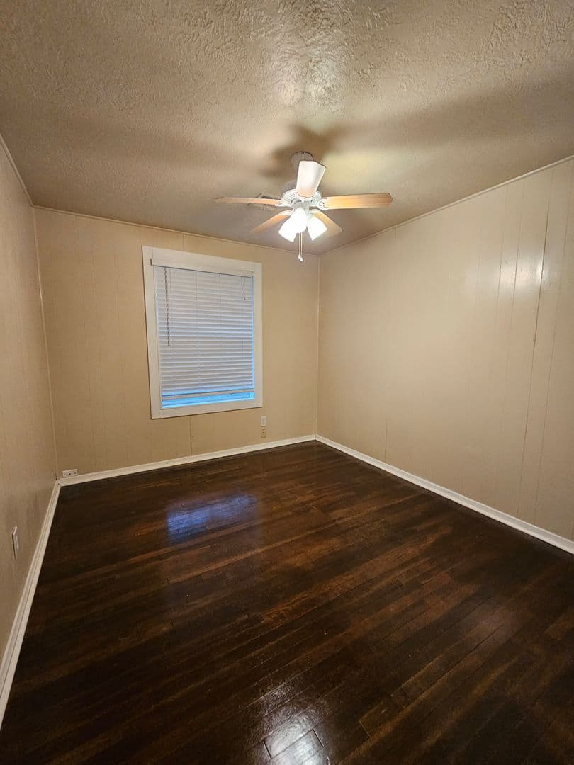 Norman House: 502 Fleetwood Dr