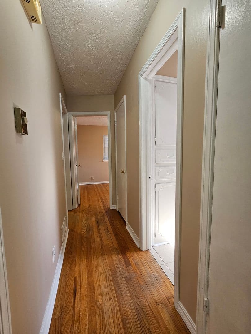 Norman House: 917 W Symmes Street