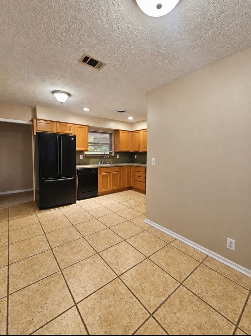 Norman House: 917 W Symmes Street