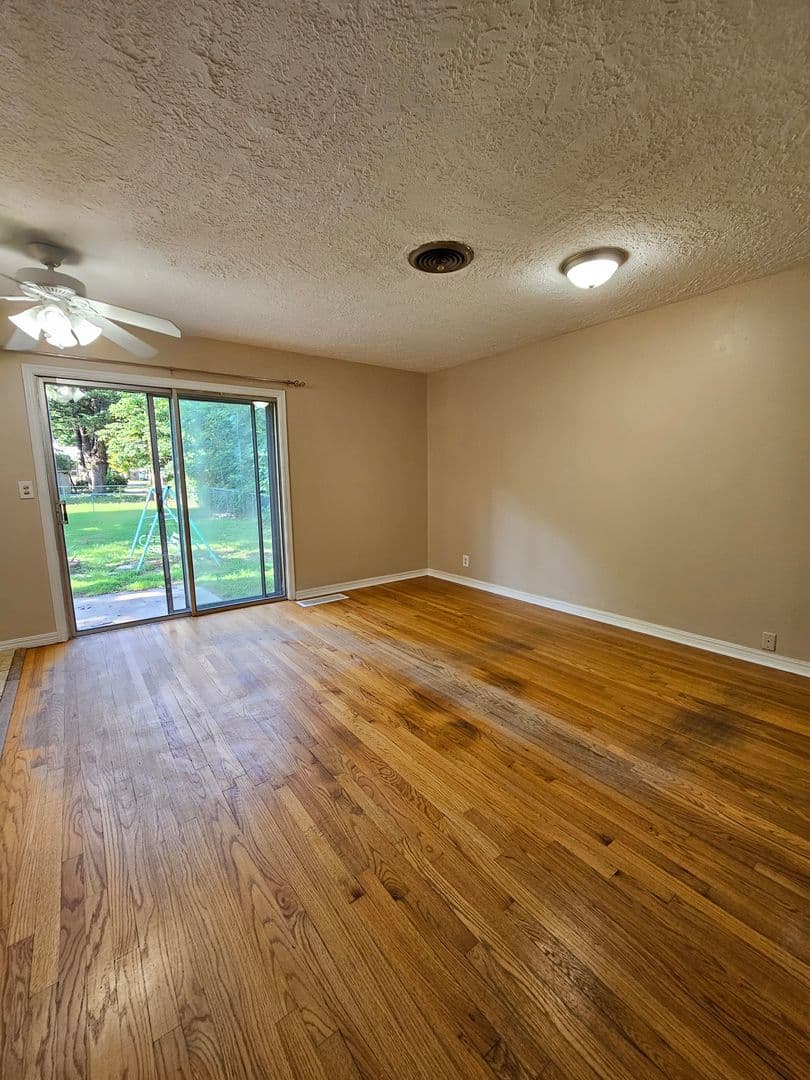 Norman House: 917 W Symmes Street