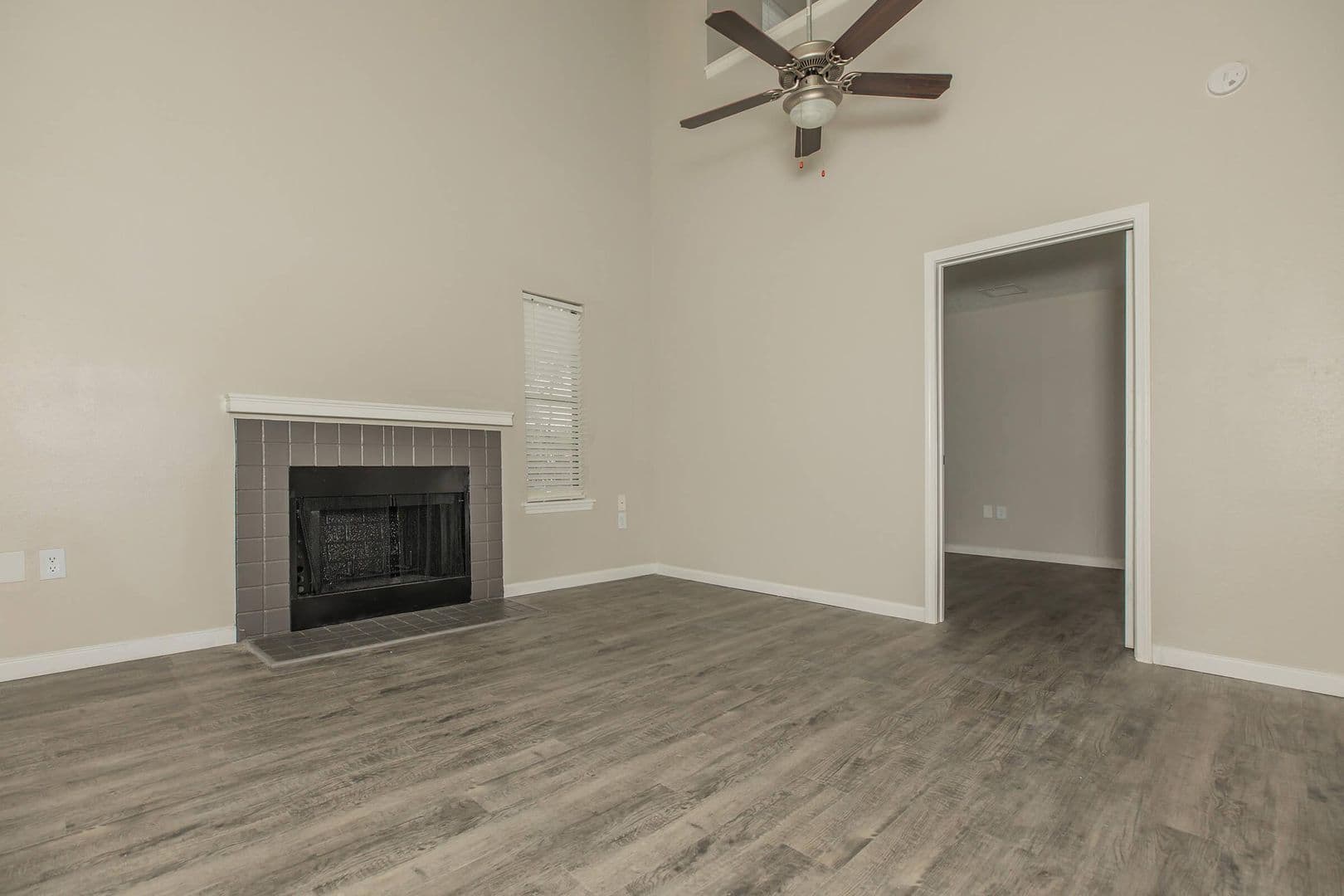Tyler Apartment: 3304 Golden Road