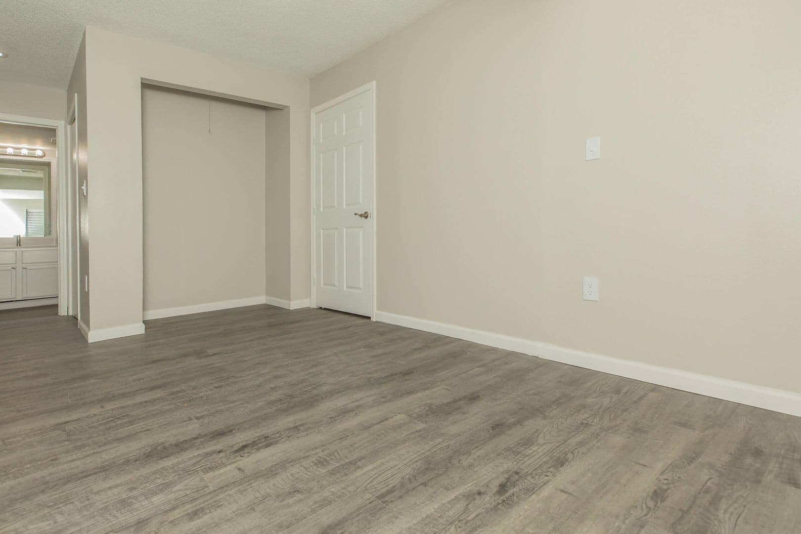 Tyler Apartment: 3304 Golden Road