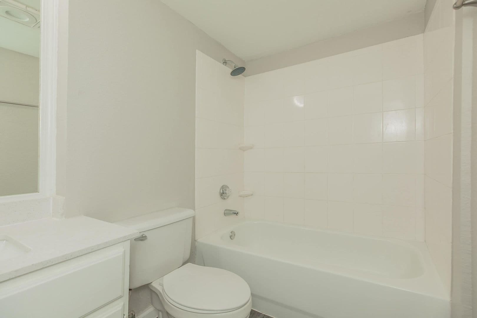 Tyler Apartment: 3304 Golden Road