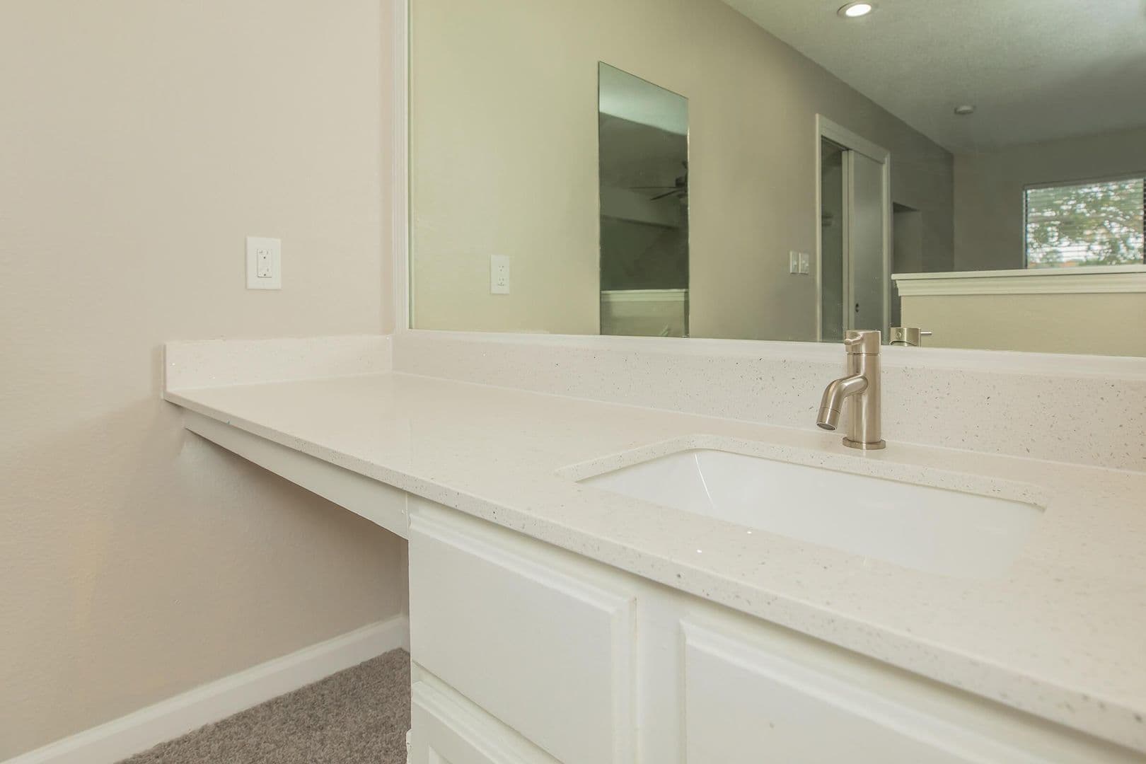 Tyler Apartment: 3304 Golden Road