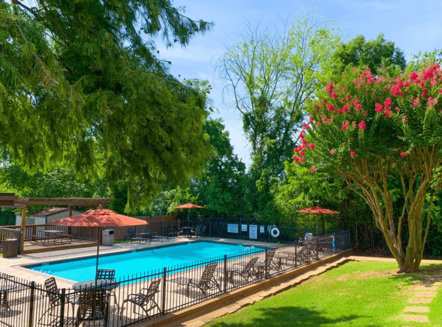 Longview Apartment: 3623 McCann Road