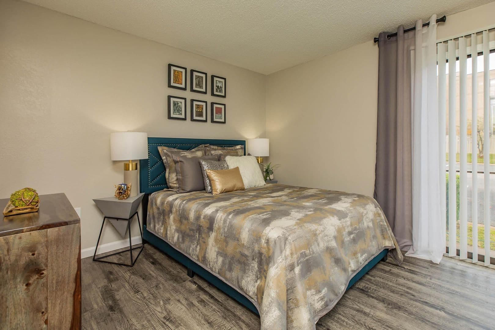 Tyler Apartment: 3304 Golden Road