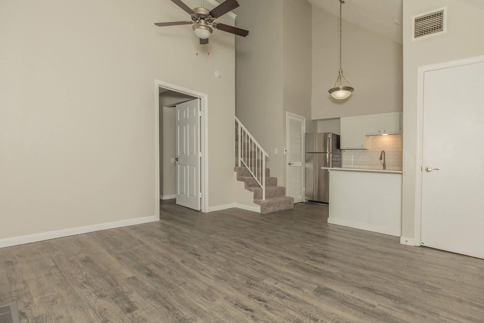 Tyler Apartment: 3304 Golden Road