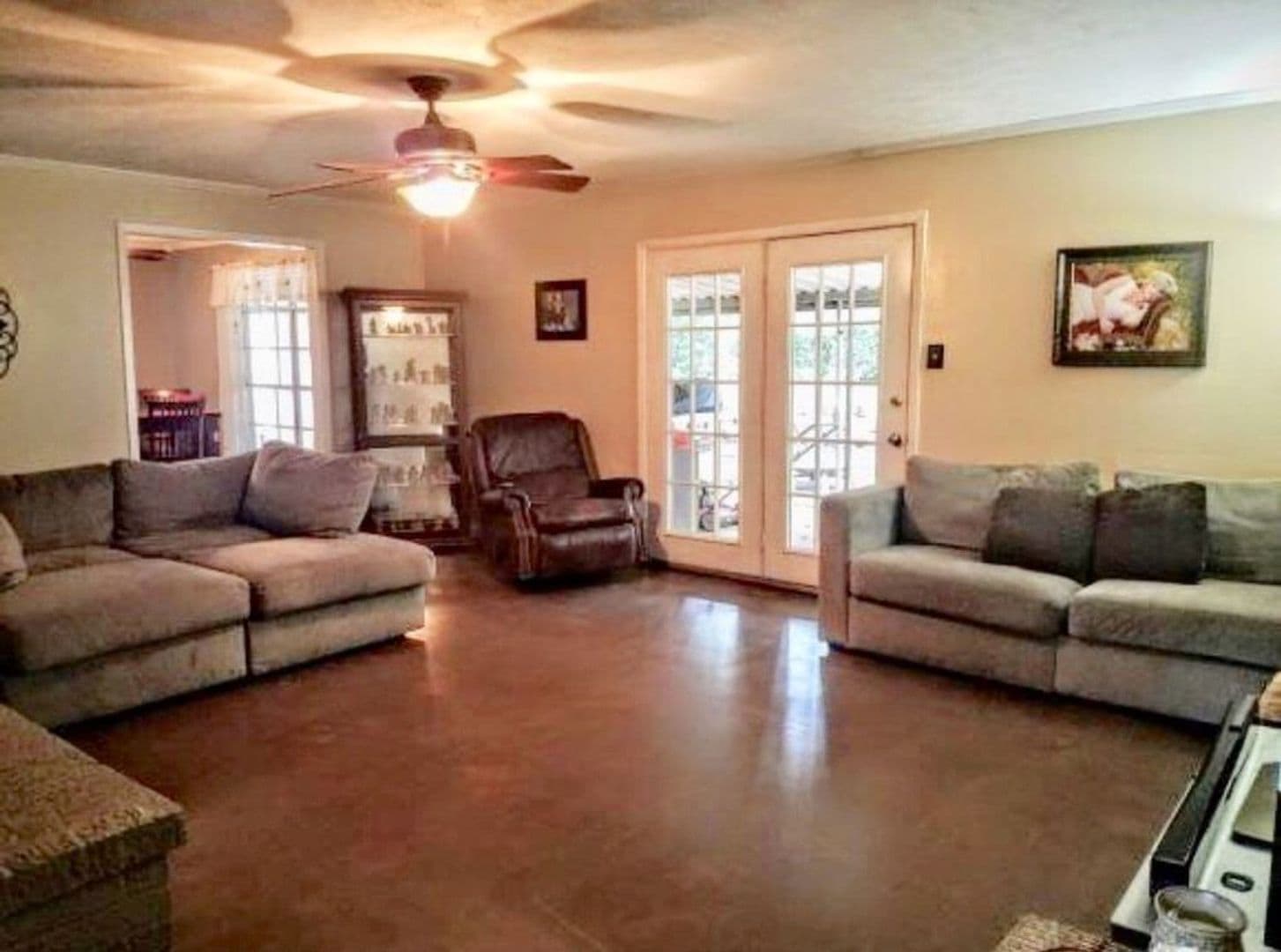 Nacogdoches House: 3710 Colonial Dr.