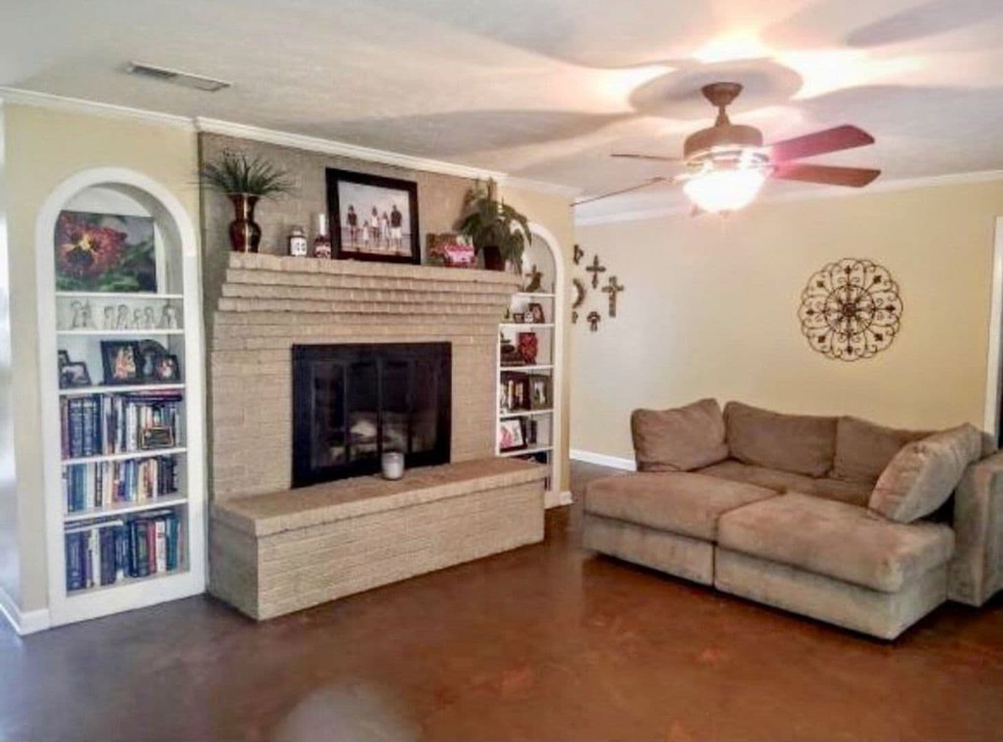 Nacogdoches House: 3710 Colonial Dr.