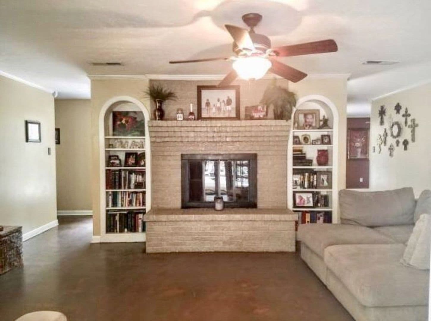 Nacogdoches House: 3710 Colonial Dr.