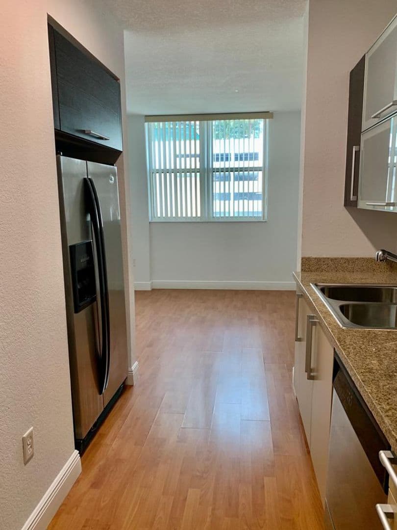 Miami Apartment: 520 NE 29th Street Unit 803