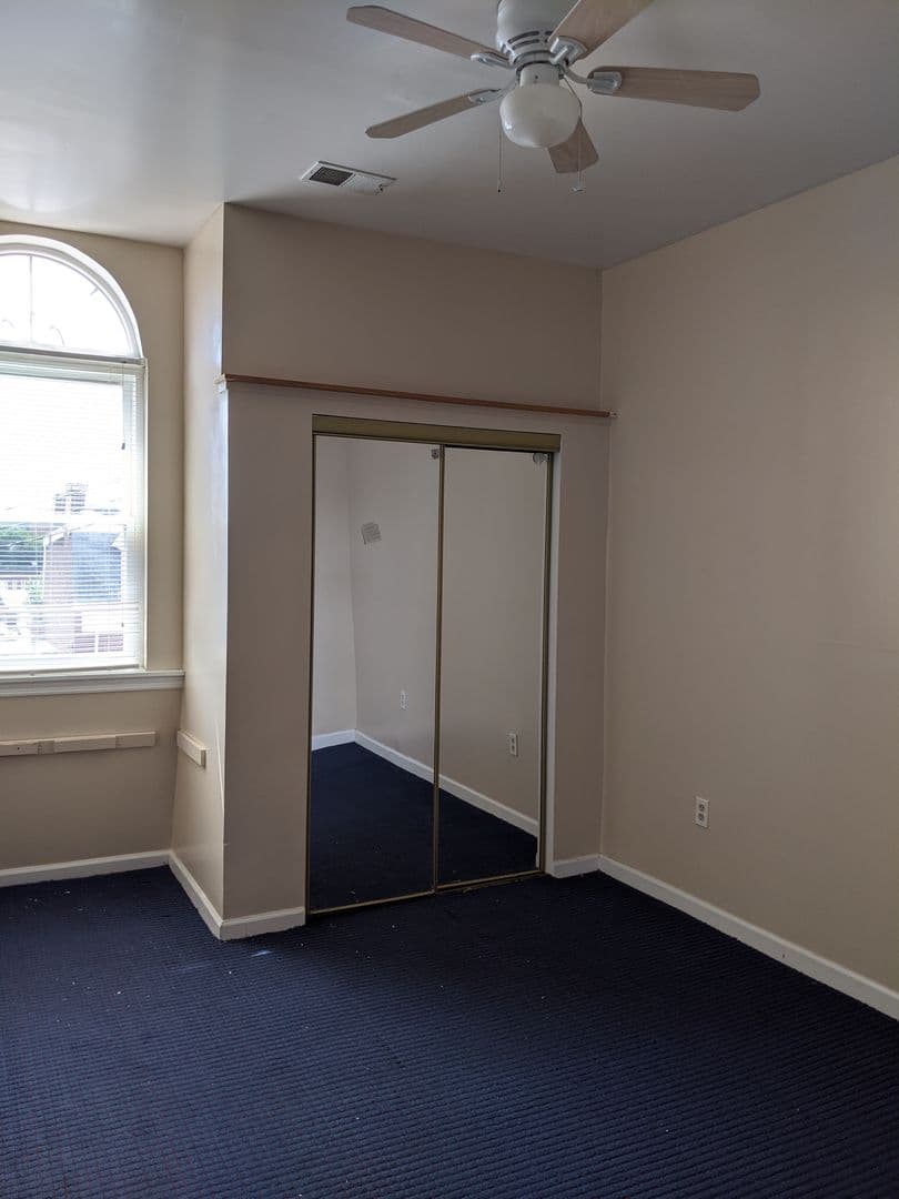 PITTSBURGH Apartment: 253 MEYRAN