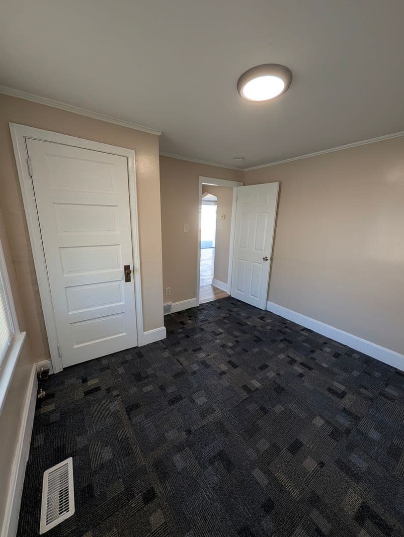 Canonsburg Apartment: 314 1/2 West College Street