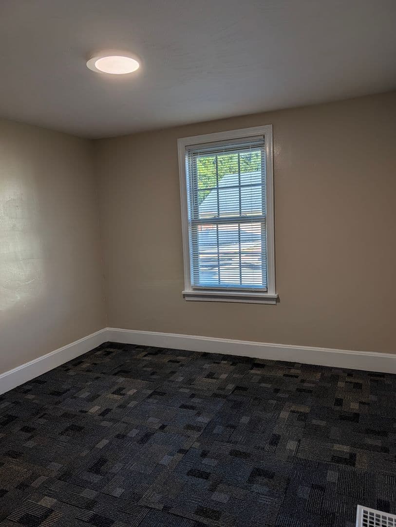 Canonsburg Apartment: 314 1/2 West College Street