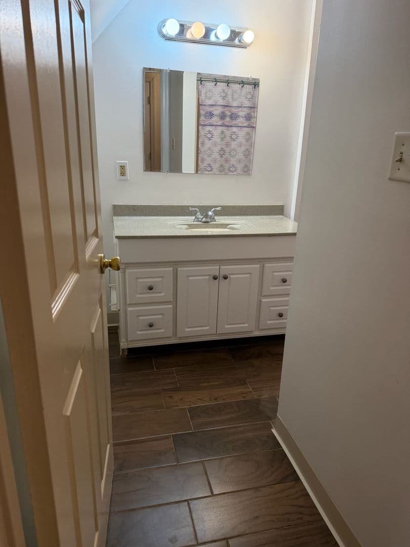 PITTSBURGH Apartment: 264 PLYMOUTH  STREET