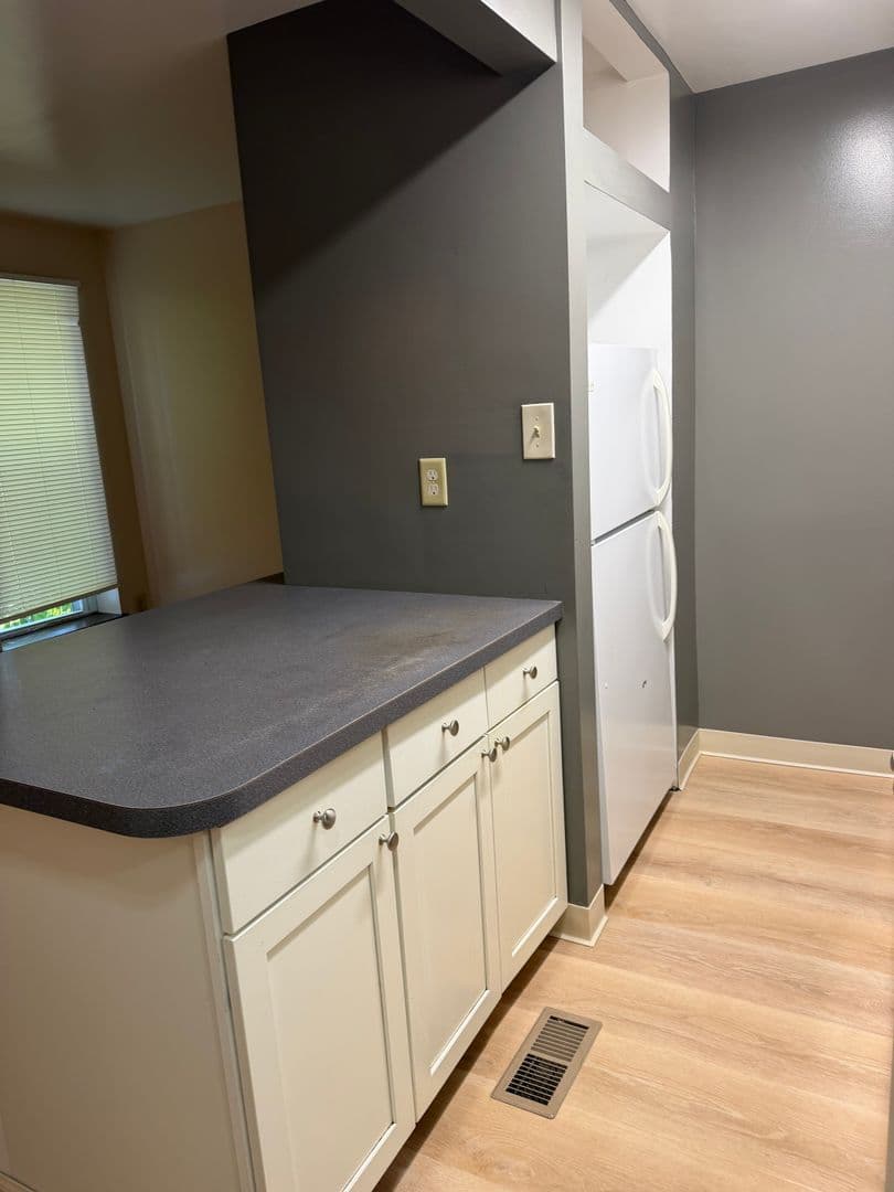 PITTSBURGH Apartment: 264 PLYMOUTH  STREET
