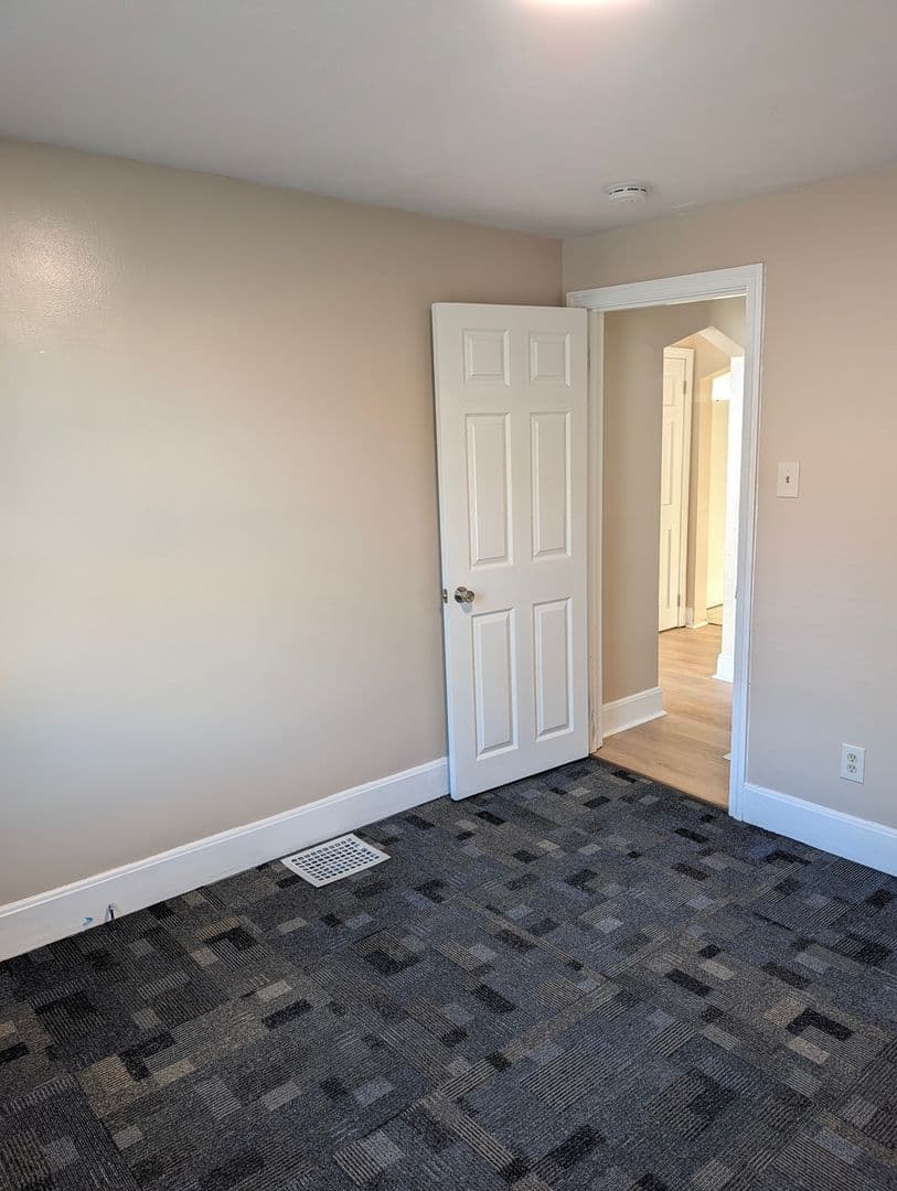 Canonsburg Apartment: 314 1/2 West College Street