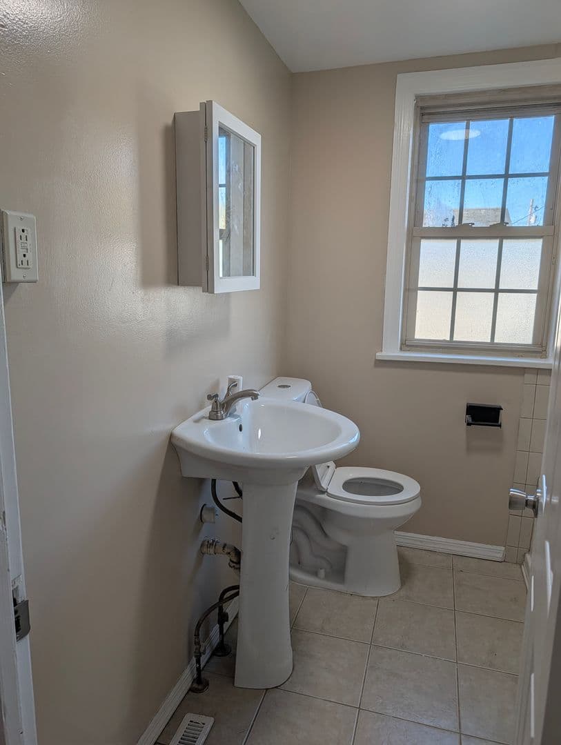 Canonsburg Apartment: 314 1/2 West College Street