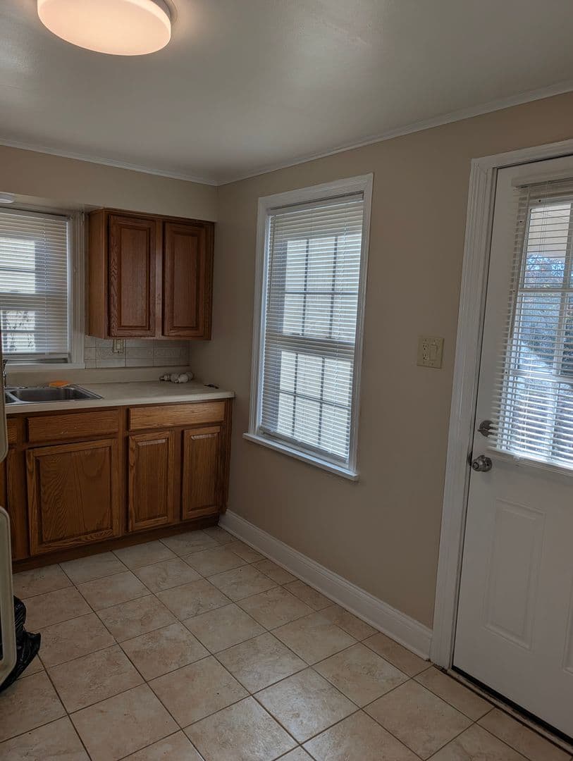 Canonsburg Apartment: 314 1/2 West College Street
