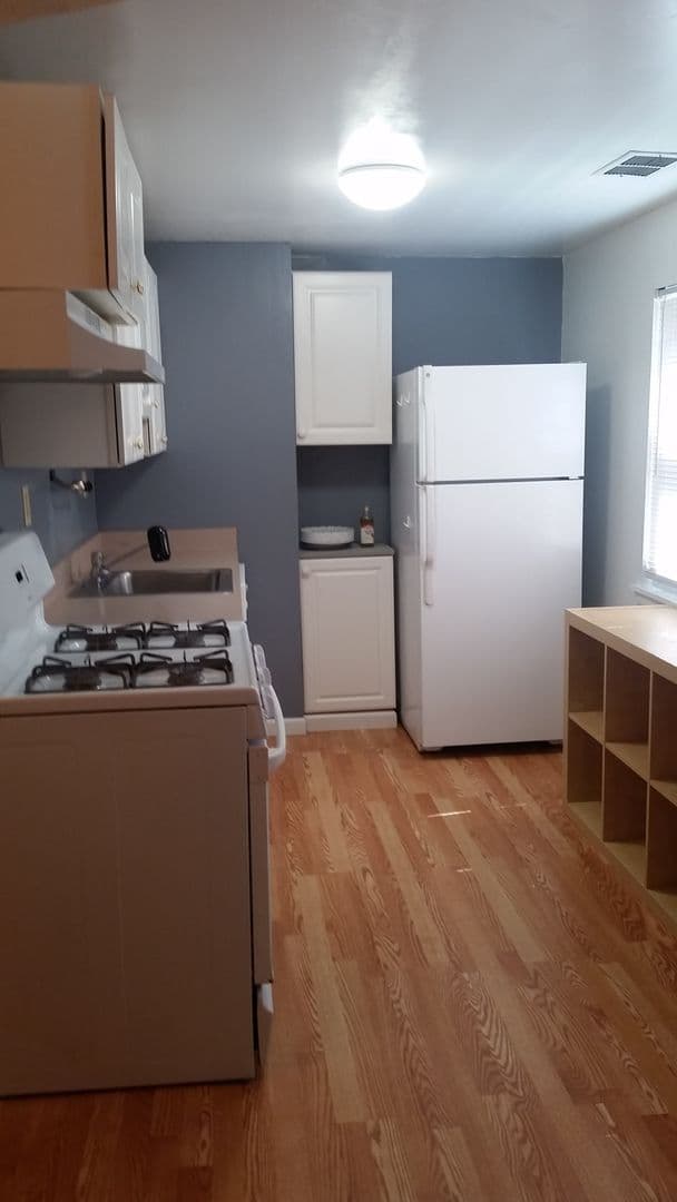 PITTSBURGH Apartment: 327 MEYRAN AVE