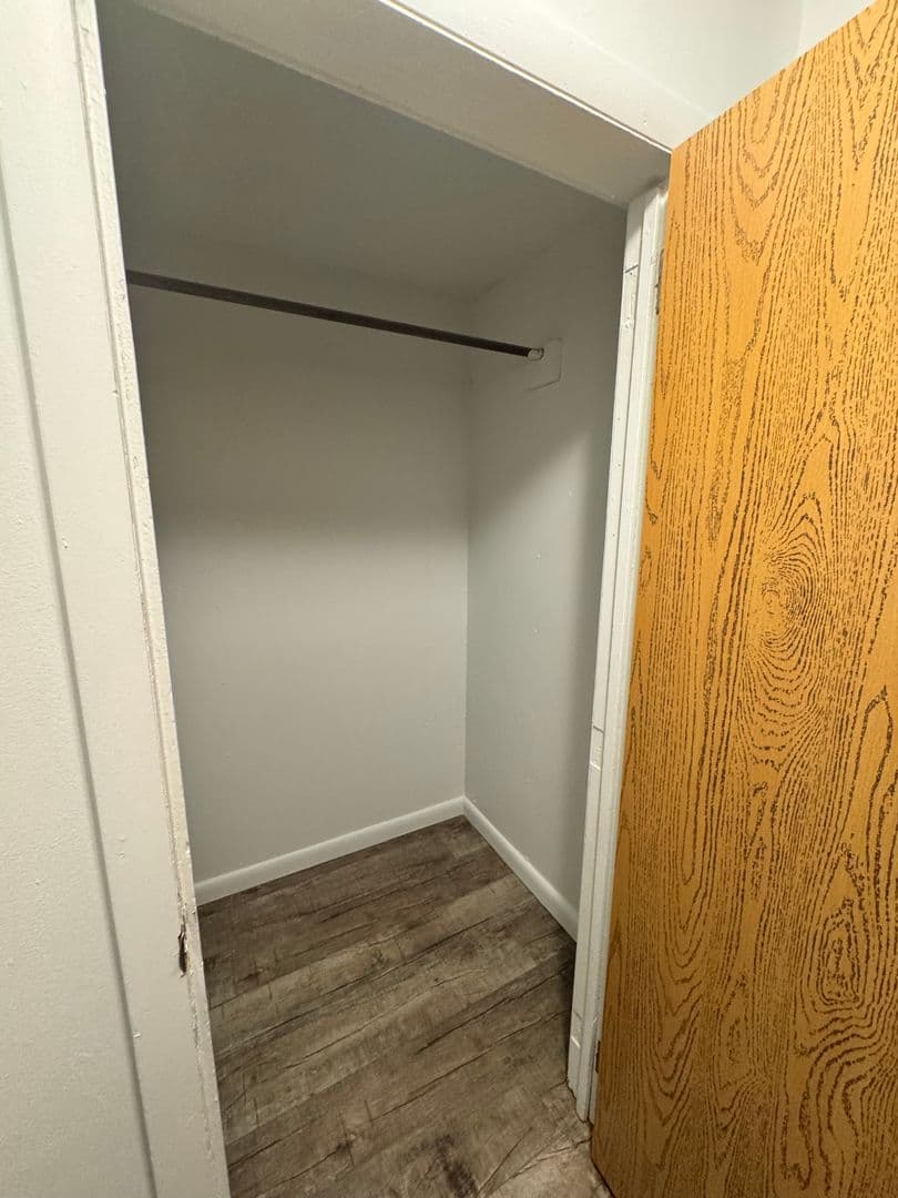 Ypsilanti Apartment: 400 Perrin St.