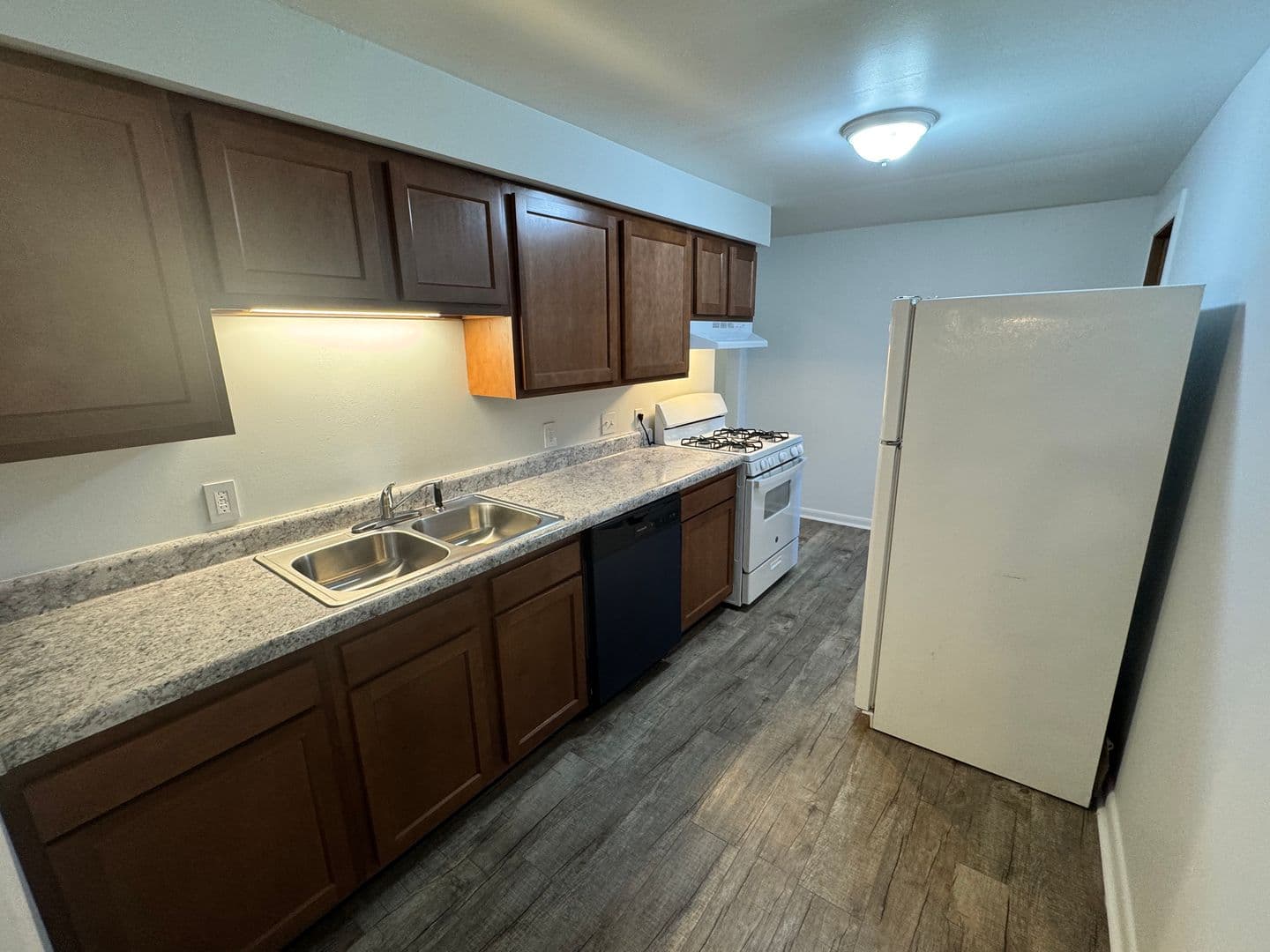 Ypsilanti Apartment: 400 Perrin St.