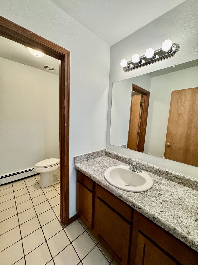 Ypsilanti Apartment: 2811 Golfside Dr