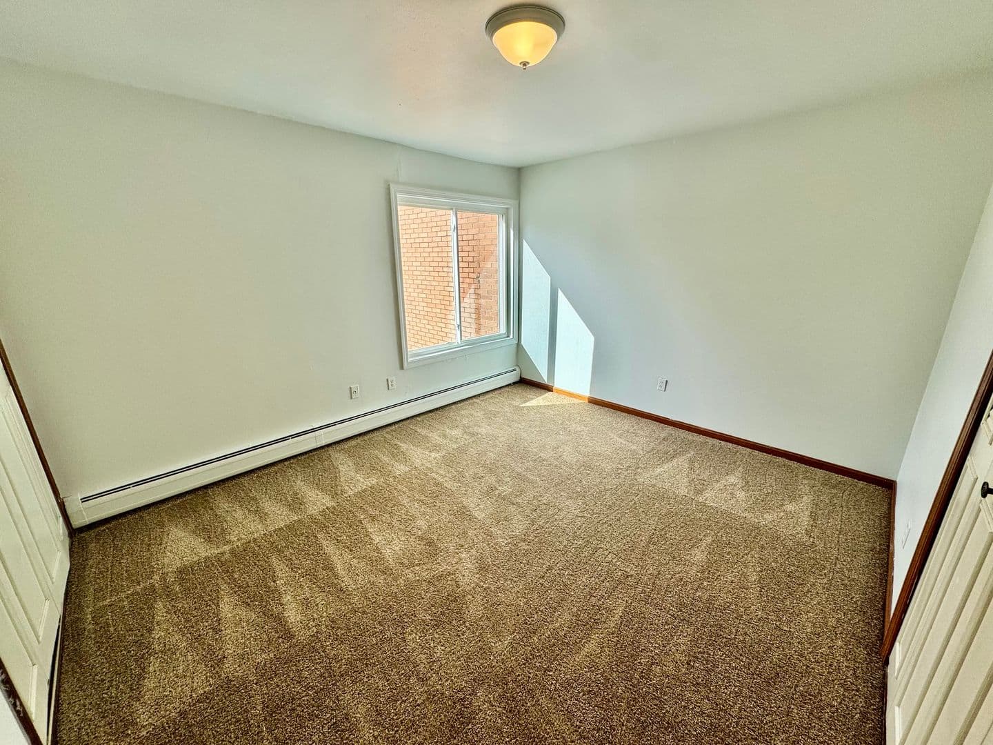 Ypsilanti Apartment: 2811 Golfside Dr