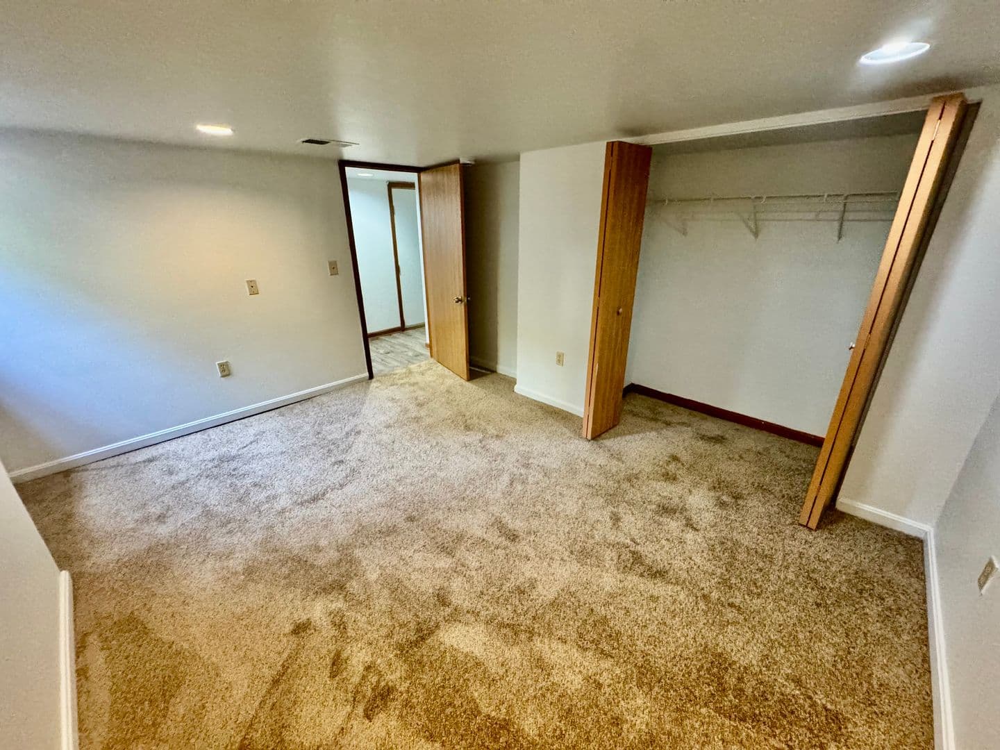 Ypsilanti Apartment: 211 N. Adams St