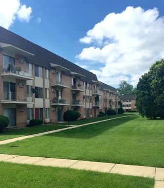 Ypsilanti Apartment: 2811 Golfside Dr