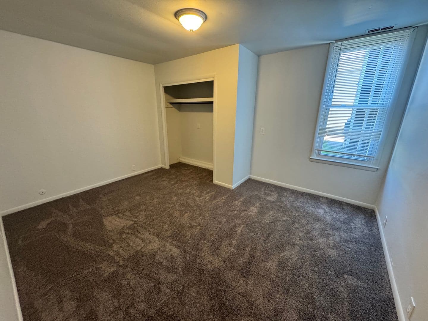 Ypsilanti Apartment: 400 Perrin St.