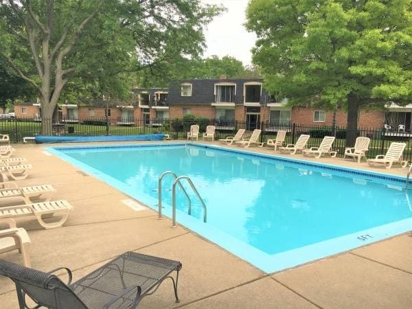 Ann Arbor Apartment: 2750 Golfside Rd