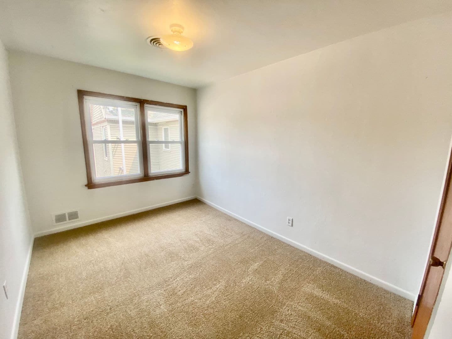 Ypsilanti Apartment: 400 Perrin St.