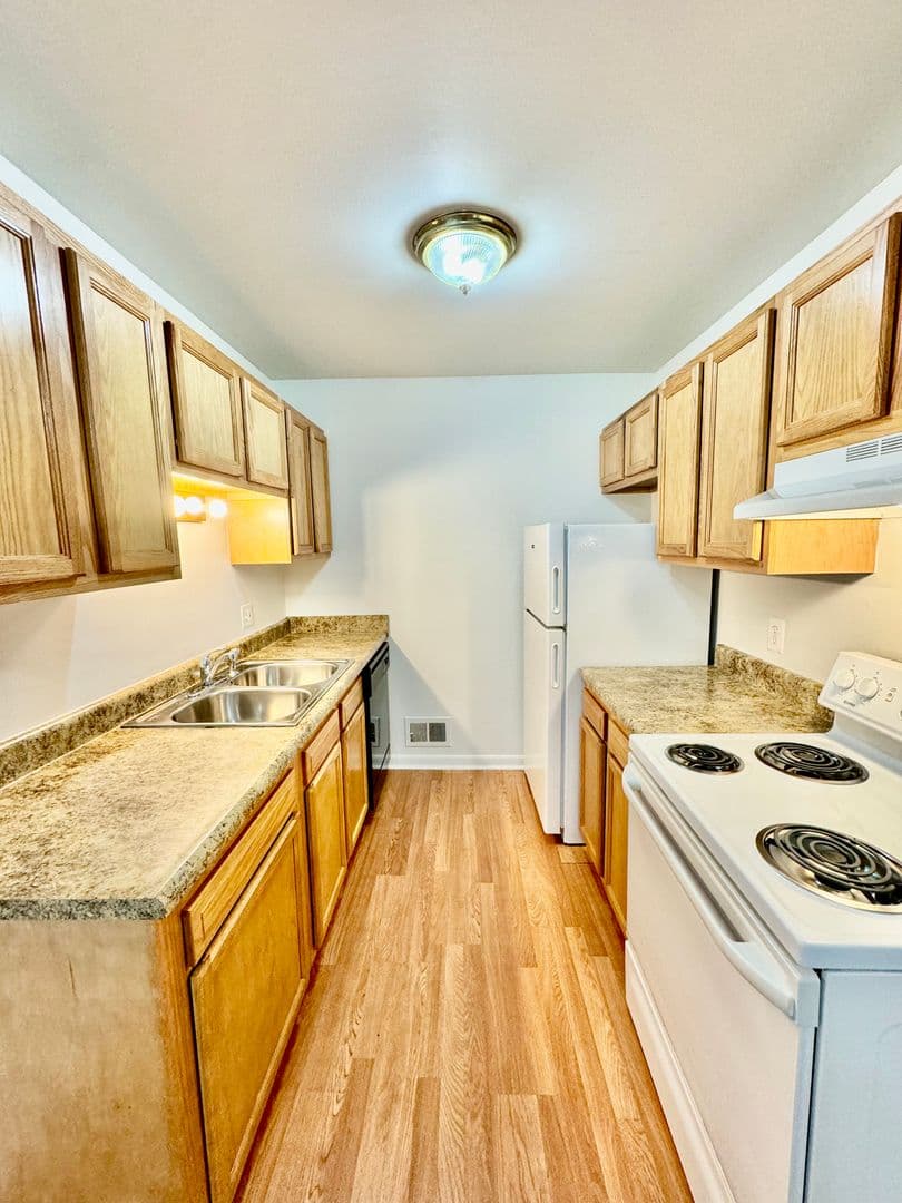 Ann Arbor Apartment: 2750 Golfside Rd