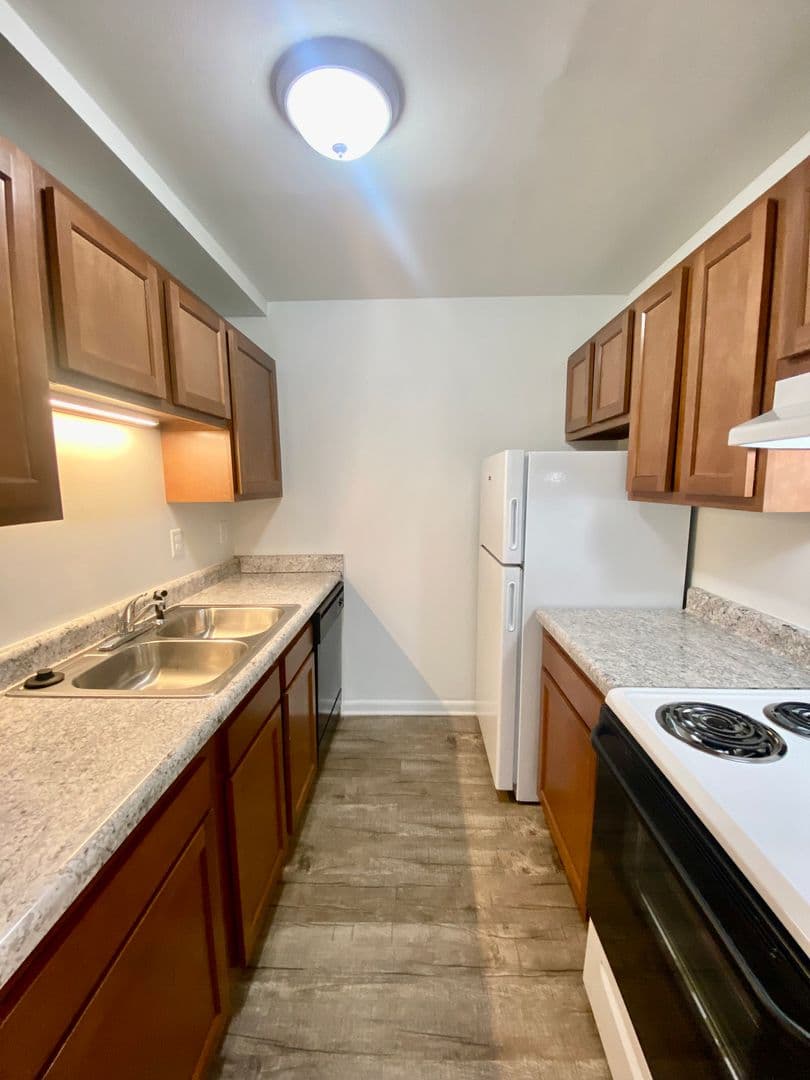 Ypsilanti Apartment: 504 St. Johns