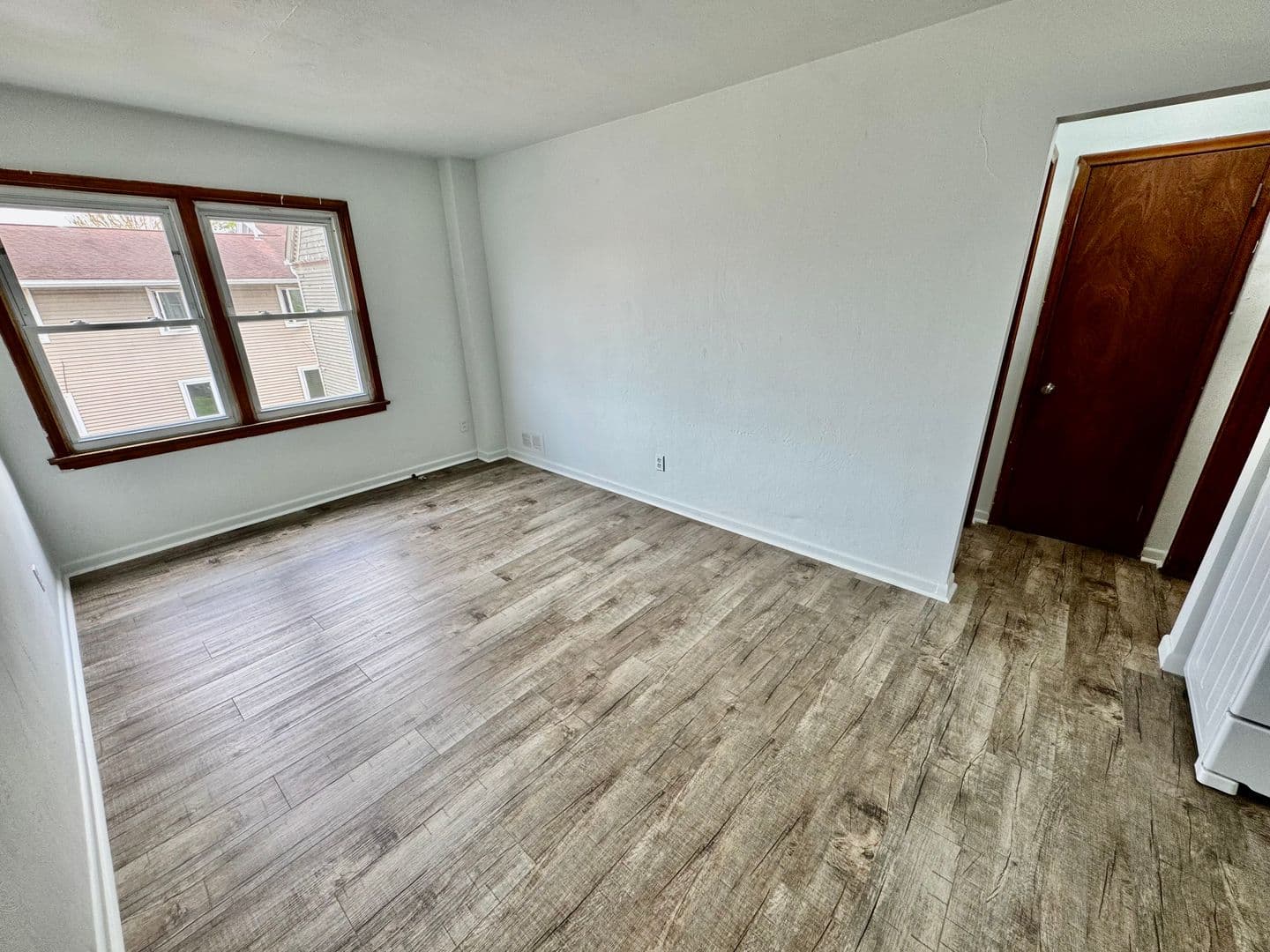 Ypsilanti Apartment: 400 Perrin St.