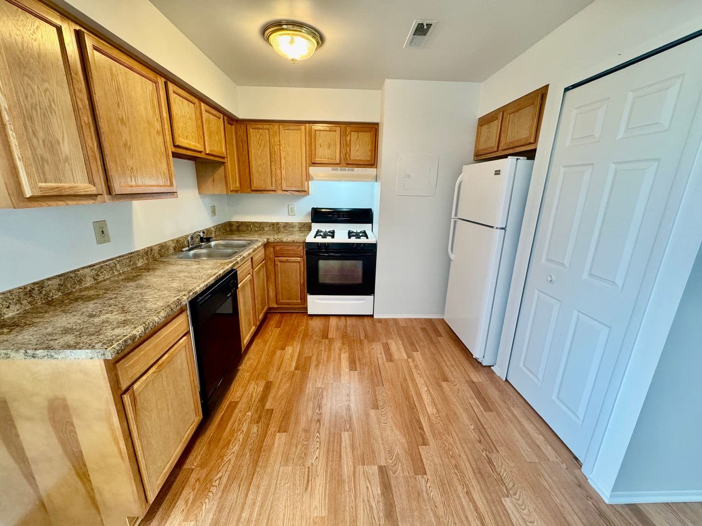 Brighton Apartment: 609 Flint Rd.