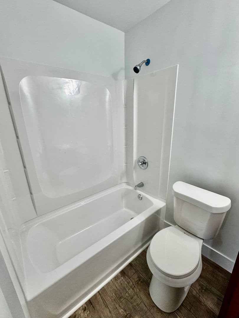Ypsilanti Apartment: 400 Perrin St.